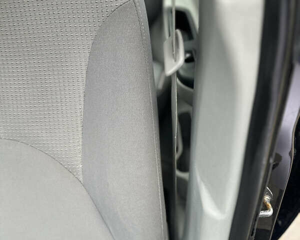 Черный Хендай Акцент, объемом двигателя 1.6 л и пробегом 170 тыс. км за 5699 $, фото 40 на Automoto.ua