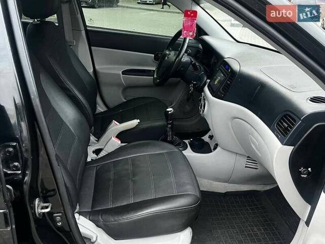 Черный Хендай Акцент, объемом двигателя 1.4 л и пробегом 197 тыс. км за 4900 $, фото 11 на Automoto.ua