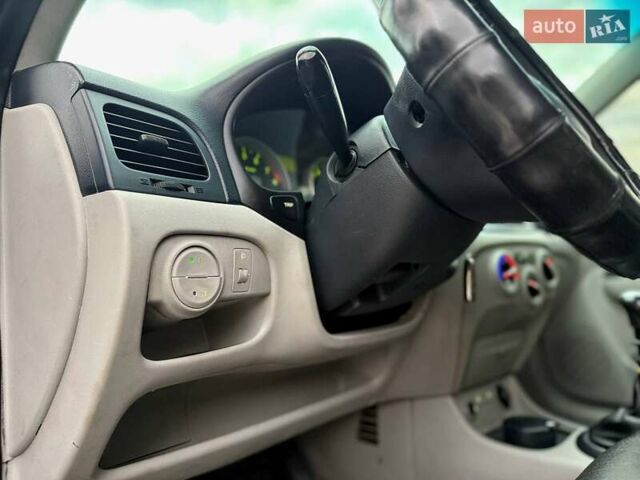 Черный Хендай Акцент, объемом двигателя 1.4 л и пробегом 346 тыс. км за 3350 $, фото 19 на Automoto.ua