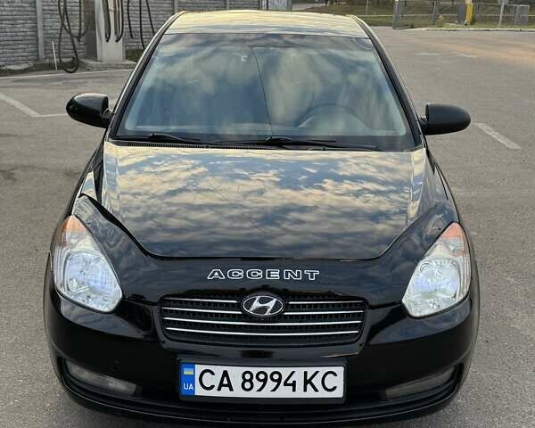 Черный Хендай Акцент, объемом двигателя 1.4 л и пробегом 211 тыс. км за 5400 $, фото 1 на Automoto.ua