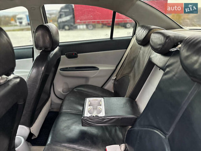 Хендай Акцент 2007 в Черновцах на Automoto.ua Черный Хендай Акцент, объемом двигателя 1.4 л и пробегом 345 тыс. км за 3600 $, фото 58 на Automoto.ua