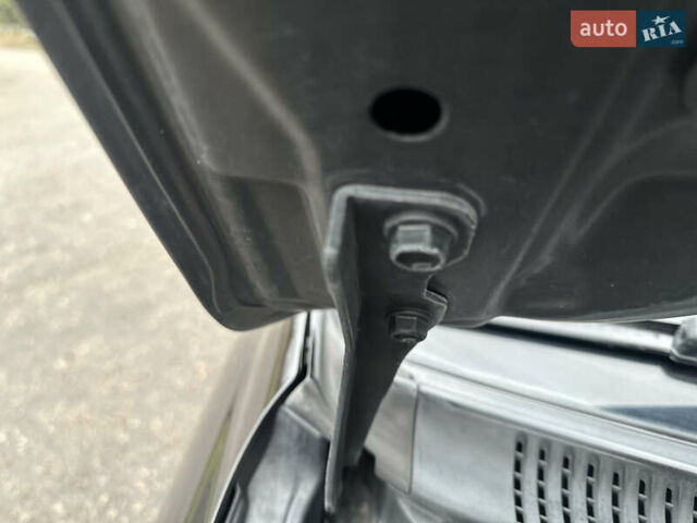 Черный Хендай Акцент, объемом двигателя 1.6 л и пробегом 170 тыс. км за 5699 $, фото 52 на Automoto.ua