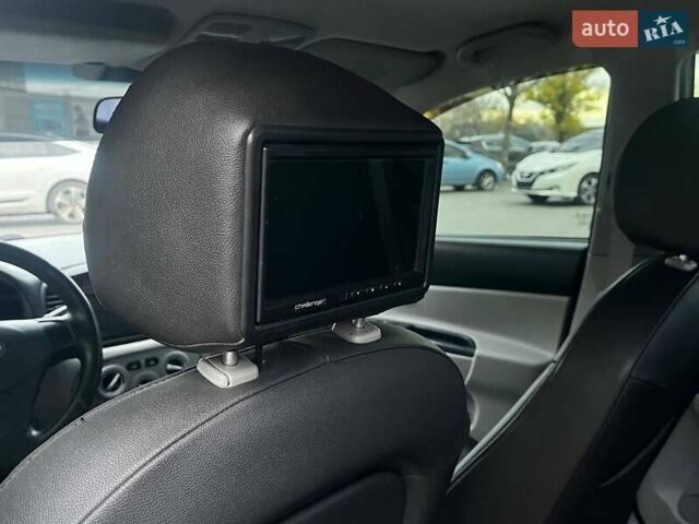 Черный Хендай Акцент, объемом двигателя 1.4 л и пробегом 197 тыс. км за 4900 $, фото 9 на Automoto.ua