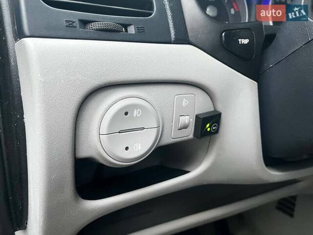 Черный Хендай Акцент, объемом двигателя 1.4 л и пробегом 197 тыс. км за 4900 $, фото 17 на Automoto.ua