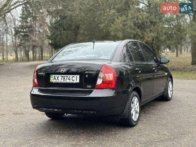 Черный Хендай Акцент, объемом двигателя 1.6 л и пробегом 170 тыс. км за 5699 $, фото 13 на Automoto.ua