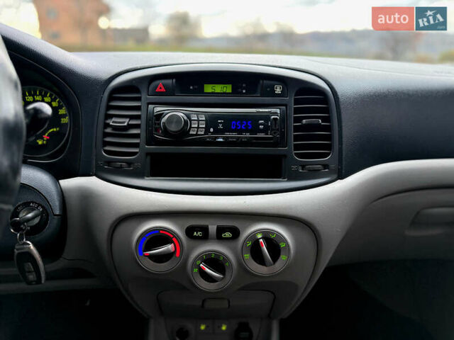 Хендай Акцент 2007 в Черновцах на Automoto.ua Черный Хендай Акцент, объемом двигателя 1.4 л и пробегом 345 тыс. км за 3600 $, фото 40 на Automoto.ua