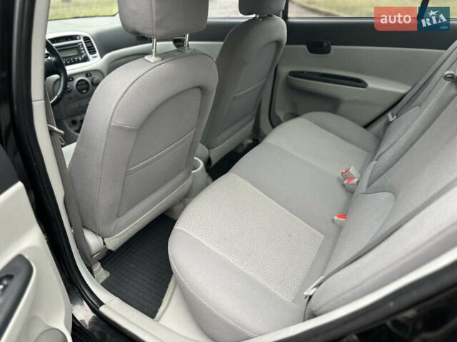 Черный Хендай Акцент, объемом двигателя 1.6 л и пробегом 170 тыс. км за 5699 $, фото 34 на Automoto.ua