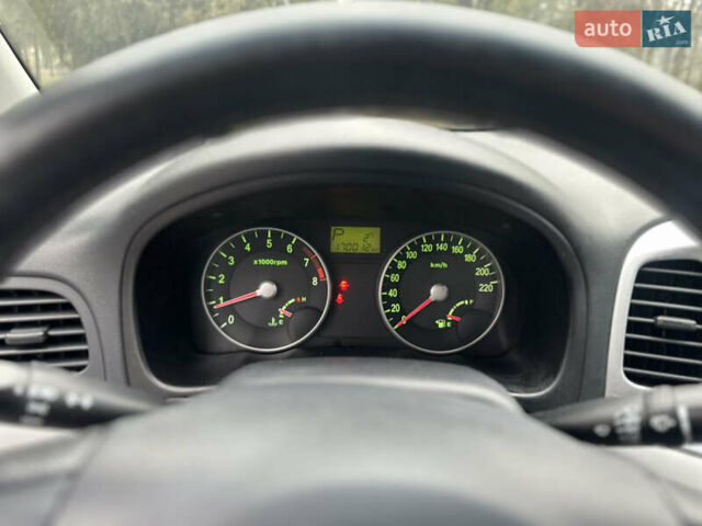 Черный Хендай Акцент, объемом двигателя 1.6 л и пробегом 170 тыс. км за 5699 $, фото 46 на Automoto.ua