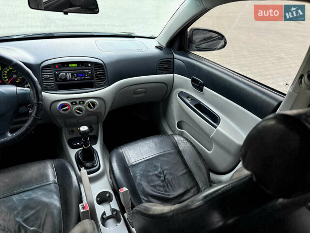 Хендай Акцент 2007 в Черновцах на Automoto.ua Черный Хендай Акцент, объемом двигателя 1.4 л и пробегом 345 тыс. км за 3600 $, фото 44 на Automoto.ua