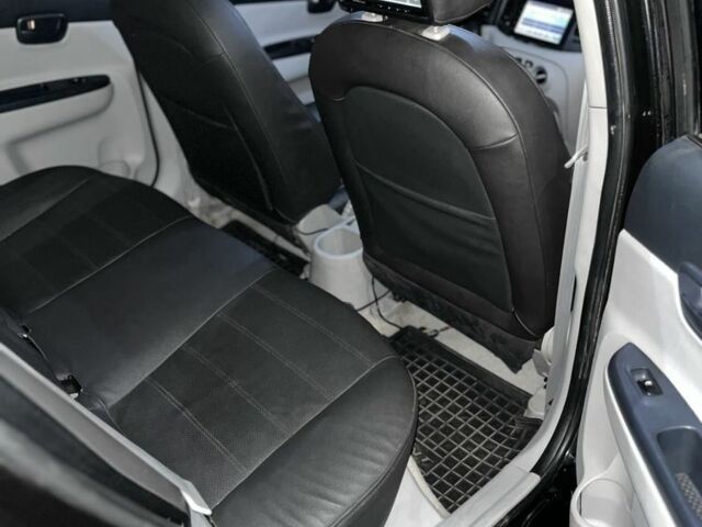 Черный Хендай Акцент, объемом двигателя 1.4 л и пробегом 197 тыс. км за 4800 $, фото 5 на Automoto.ua