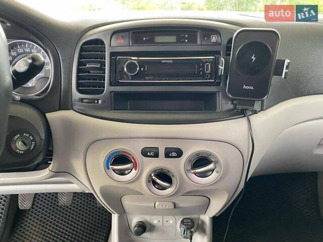 Черный Хендай Акцент, объемом двигателя 1.4 л и пробегом 93 тыс. км за 5800 $, фото 16 на Automoto.ua