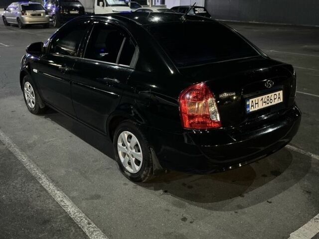 Черный Хендай Акцент, объемом двигателя 1.4 л и пробегом 197 тыс. км за 4800 $, фото 1 на Automoto.ua