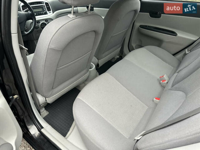 Черный Хендай Акцент, объемом двигателя 1.6 л и пробегом 170 тыс. км за 5699 $, фото 39 на Automoto.ua