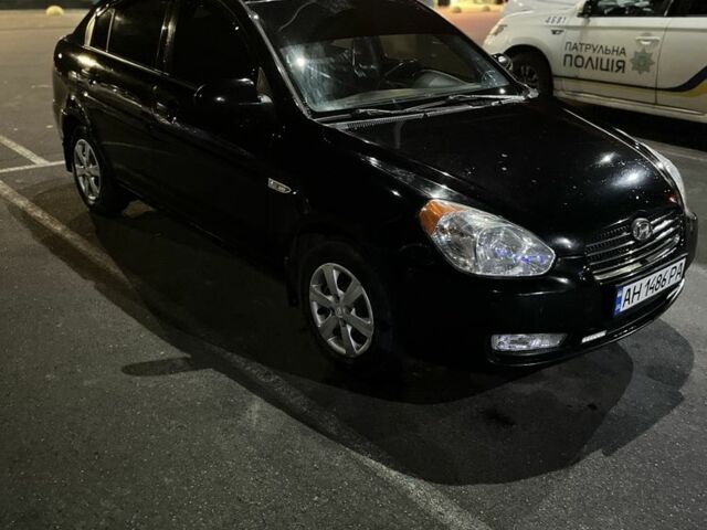 Черный Хендай Акцент, объемом двигателя 1.4 л и пробегом 197 тыс. км за 4800 $, фото 3 на Automoto.ua