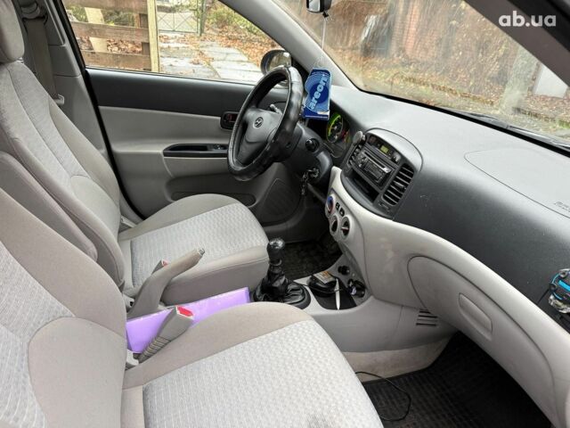 Черный Хендай Акцент, объемом двигателя 1.4 л и пробегом 165 тыс. км за 5390 $, фото 18 на Automoto.ua