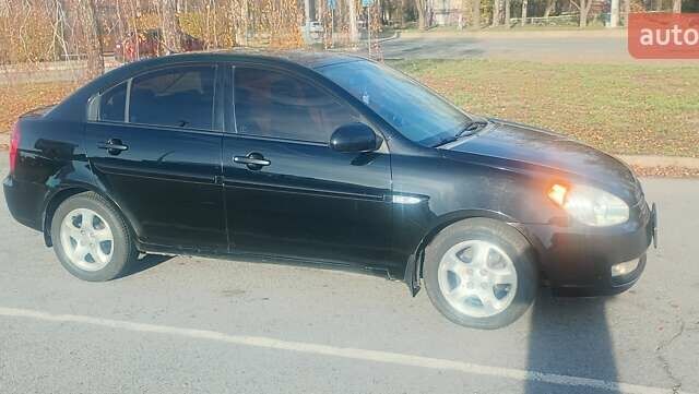 Черный Хендай Акцент, объемом двигателя 1.49 л и пробегом 204 тыс. км за 5280 $, фото 3 на Automoto.ua