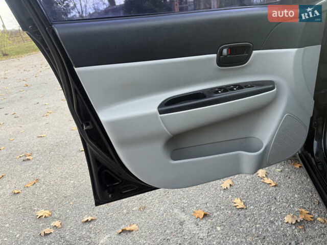 Черный Хендай Акцент, объемом двигателя 1.4 л и пробегом 257 тыс. км за 3000 $, фото 16 на Automoto.ua