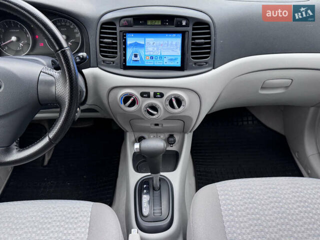 Черный Хендай Акцент, объемом двигателя 1.4 л и пробегом 139 тыс. км за 5999 $, фото 59 на Automoto.ua