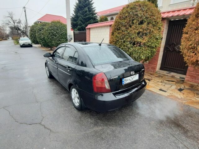 Черный Хендай Акцент, объемом двигателя 1.4 л и пробегом 210 тыс. км за 3900 $, фото 4 на Automoto.ua