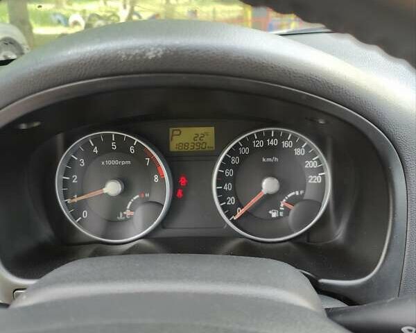 Черный Хендай Акцент, объемом двигателя 1.6 л и пробегом 200 тыс. км за 5700 $, фото 2 на Automoto.ua