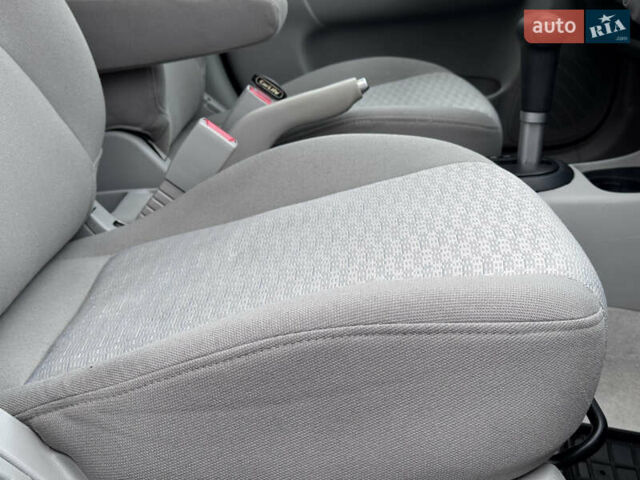 Черный Хендай Акцент, объемом двигателя 1.4 л и пробегом 139 тыс. км за 5999 $, фото 40 на Automoto.ua