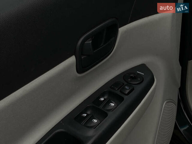 Черный Хендай Акцент, объемом двигателя 1.4 л и пробегом 215 тыс. км за 4799 $, фото 12 на Automoto.ua