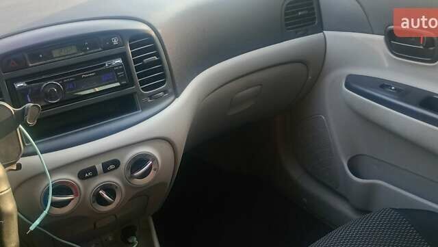 Черный Хендай Акцент, объемом двигателя 1.49 л и пробегом 204 тыс. км за 5280 $, фото 32 на Automoto.ua