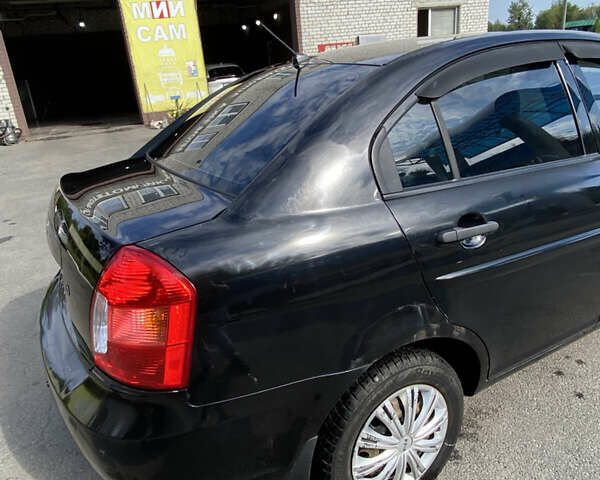Чорний Хендай Акцент, об'ємом двигуна 1.4 л та пробігом 127 тис. км за 3900 $, фото 6 на Automoto.ua