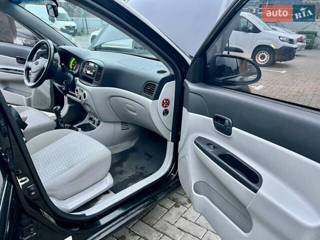 Черный Хендай Акцент, объемом двигателя 1.4 л и пробегом 221 тыс. км за 4950 $, фото 39 на Automoto.ua