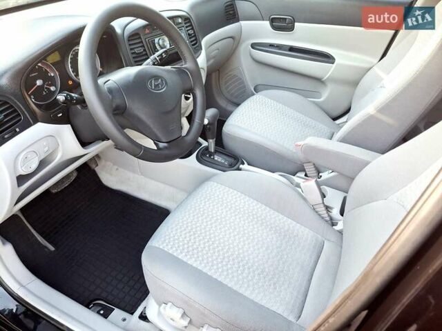 Черный Хендай Акцент, объемом двигателя 1.4 л и пробегом 157 тыс. км за 6200 $, фото 4 на Automoto.ua