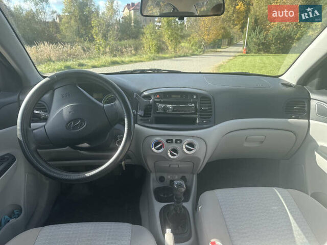 Чорний Хендай Акцент, об'ємом двигуна 1.4 л та пробігом 163 тис. км за 4200 $, фото 11 на Automoto.ua