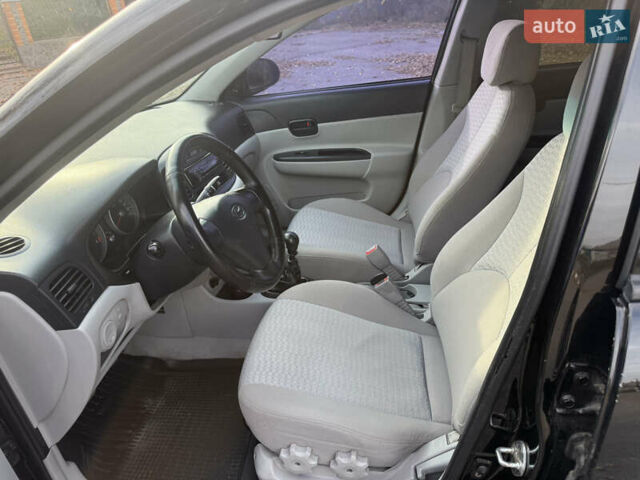 Черный Хендай Акцент, объемом двигателя 1.4 л и пробегом 257 тыс. км за 3000 $, фото 15 на Automoto.ua