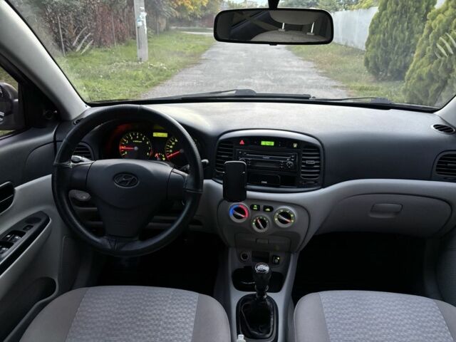 Чорний Хендай Акцент, об'ємом двигуна 1.4 л та пробігом 152 тис. км за 5300 $, фото 17 на Automoto.ua