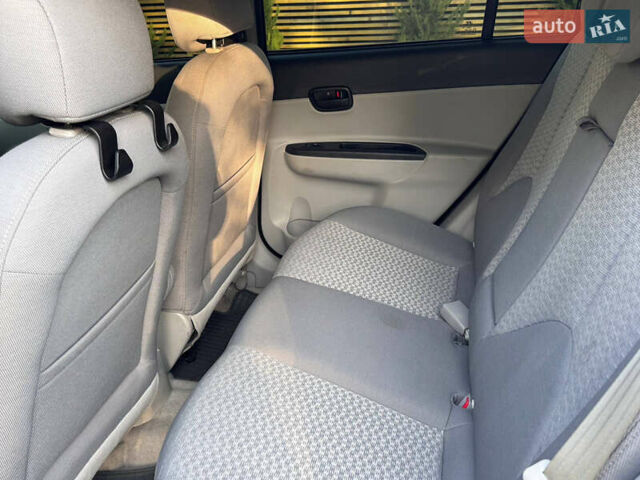 Черный Хендай Акцент, объемом двигателя 1.4 л и пробегом 128 тыс. км за 5800 $, фото 53 на Automoto.ua