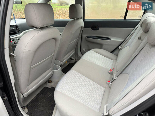 Черный Хендай Акцент, объемом двигателя 1.4 л и пробегом 165 тыс. км за 5390 $, фото 13 на Automoto.ua