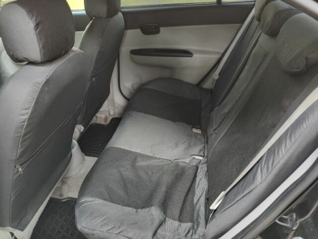 Черный Хендай Акцент, объемом двигателя 1.6 л и пробегом 188 тыс. км за 5700 $, фото 9 на Automoto.ua