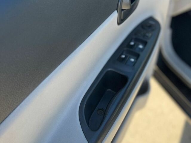 Черный Хендай Акцент, объемом двигателя 1.5 л и пробегом 237 тыс. км за 4000 $, фото 8 на Automoto.ua