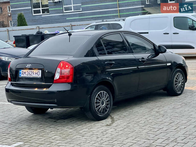 Черный Хендай Акцент, объемом двигателя 1.4 л и пробегом 221 тыс. км за 4950 $, фото 5 на Automoto.ua
