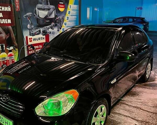 Черный Хендай Акцент, объемом двигателя 1.4 л и пробегом 227 тыс. км за 4700 $, фото 4 на Automoto.ua