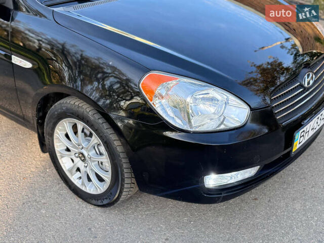 Черный Хендай Акцент, объемом двигателя 1.4 л и пробегом 128 тыс. км за 5800 $, фото 4 на Automoto.ua