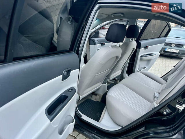 Черный Хендай Акцент, объемом двигателя 1.4 л и пробегом 221 тыс. км за 4950 $, фото 33 на Automoto.ua