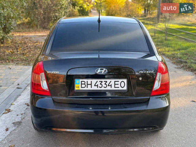 Черный Хендай Акцент, объемом двигателя 1.4 л и пробегом 128 тыс. км за 5800 $, фото 12 на Automoto.ua