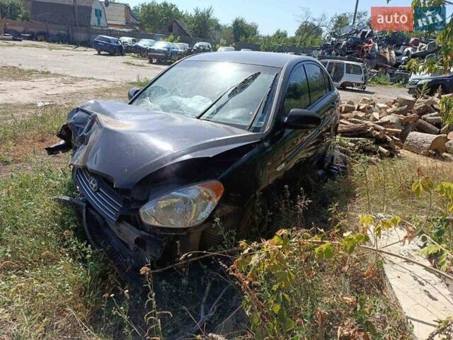 Черный Хендай Акцент, объемом двигателя 1.4 л и пробегом 160 тыс. км за 1999 $, фото 3 на Automoto.ua