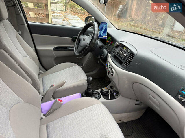 Черный Хендай Акцент, объемом двигателя 1.4 л и пробегом 165 тыс. км за 5390 $, фото 18 на Automoto.ua