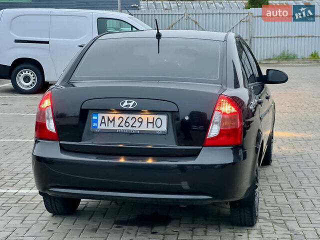 Черный Хендай Акцент, объемом двигателя 1.4 л и пробегом 221 тыс. км за 4950 $, фото 7 на Automoto.ua