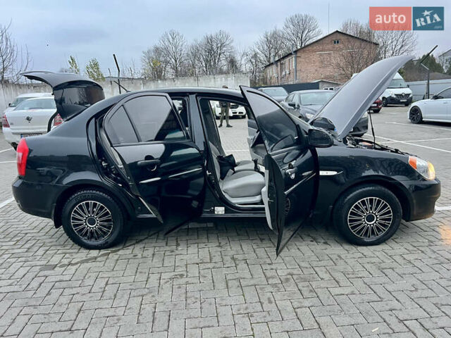 Черный Хендай Акцент, объемом двигателя 1.4 л и пробегом 221 тыс. км за 4950 $, фото 26 на Automoto.ua