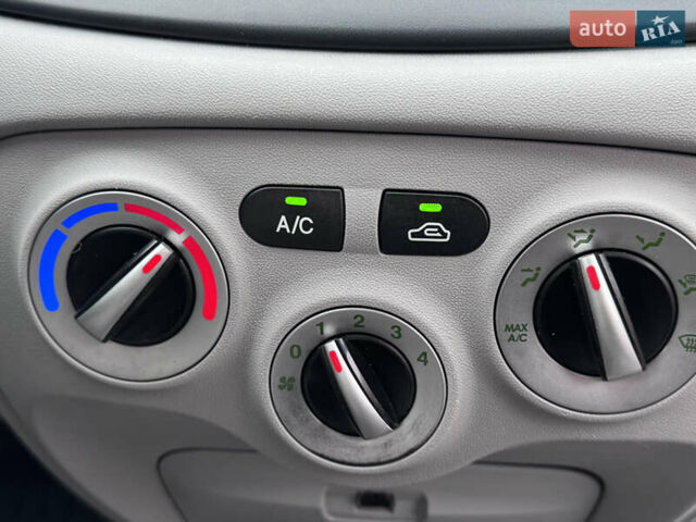 Черный Хендай Акцент, объемом двигателя 1.4 л и пробегом 139 тыс. км за 5999 $, фото 42 на Automoto.ua