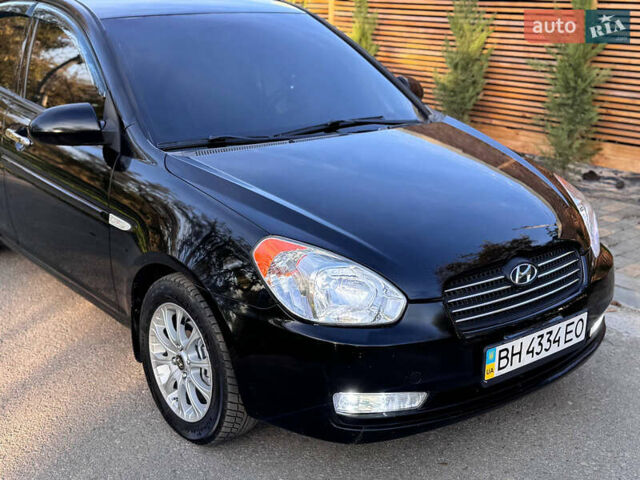 Черный Хендай Акцент, объемом двигателя 1.4 л и пробегом 128 тыс. км за 5800 $, фото 3 на Automoto.ua