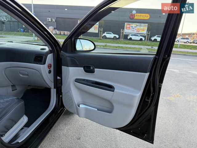 Черный Хендай Акцент, объемом двигателя 1.59 л и пробегом 175 тыс. км за 6300 $, фото 22 на Automoto.ua