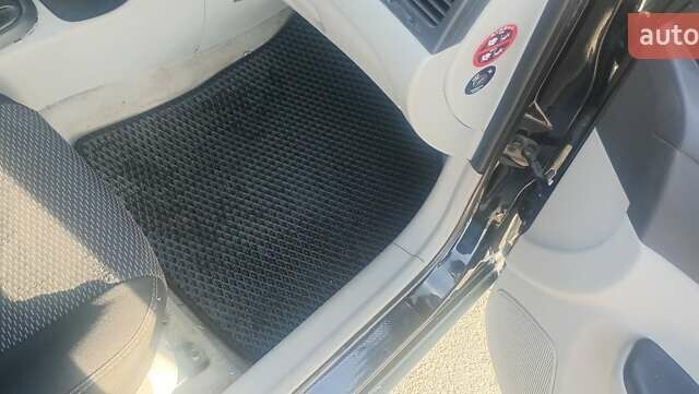 Черный Хендай Акцент, объемом двигателя 1.49 л и пробегом 204 тыс. км за 5280 $, фото 26 на Automoto.ua